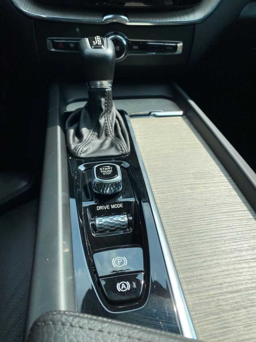 Volvo  T5 AWD INSCRIPTION+ LEDER+PANO+CAM+INTELLI