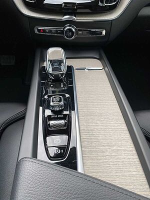 Volvo  B4 AWD INSCRIPTION+LEDER+EL. SITZE+CAM+NAVI+